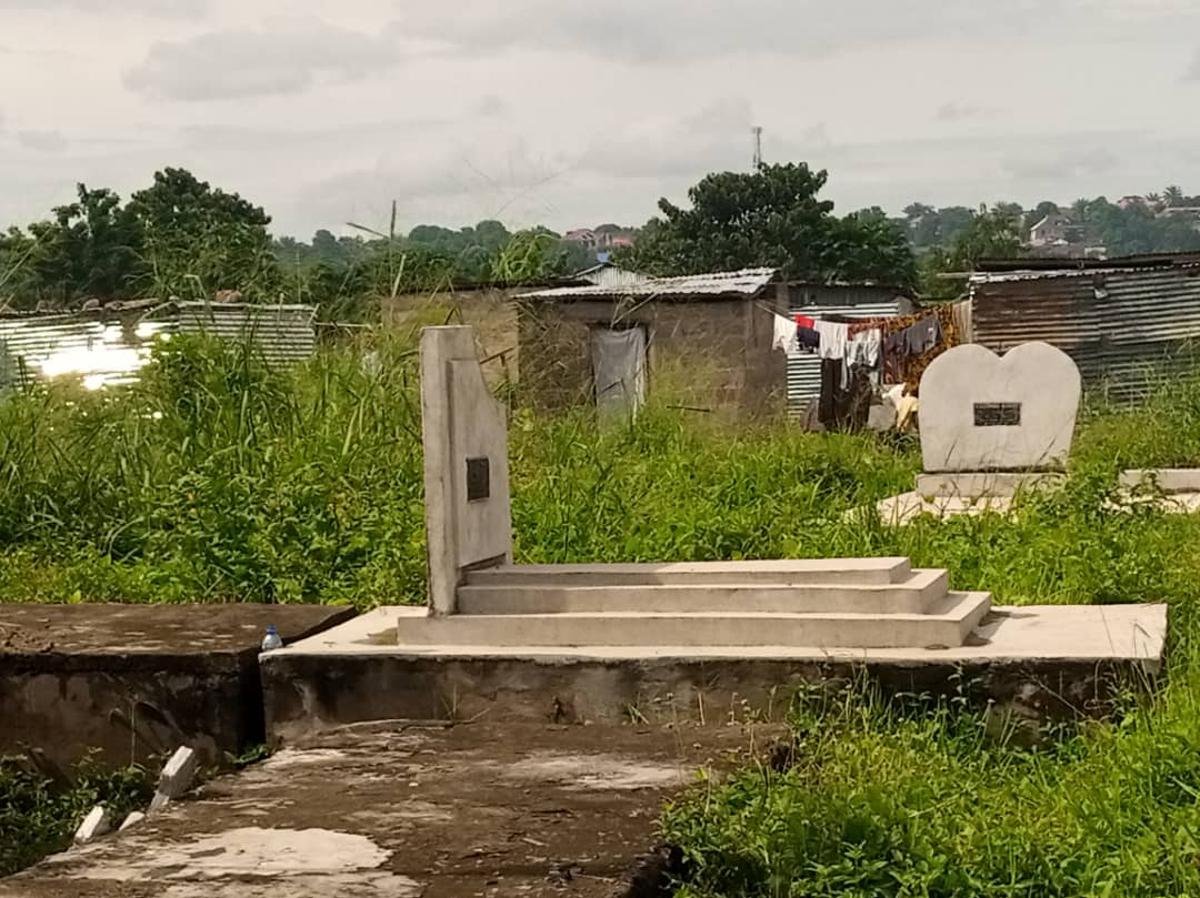 Kisangani : des maisons, terrasses et même des boîtes de nuit érigées sur des tombes.